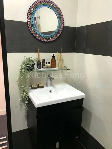 3 Bed Apartment (Condo) for Sale in  Sennett Estate - Image 4